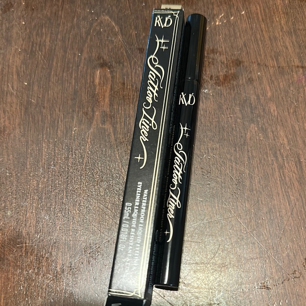 Kat Von D Black Eyeliner Bold Precision
